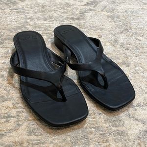 Abercrombie heel flip flops size 7
